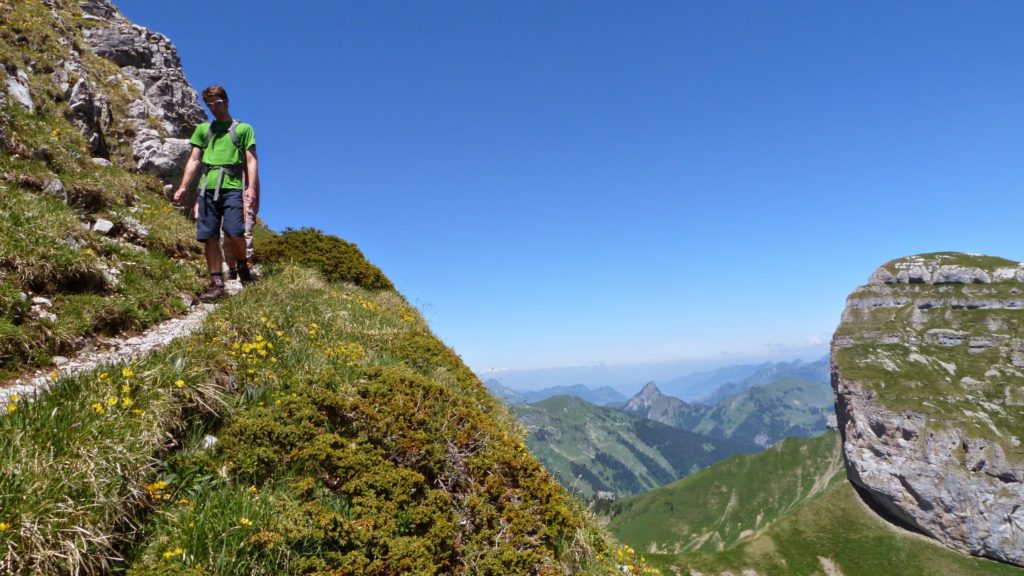 Walking down from the Tour D’aÃ¯