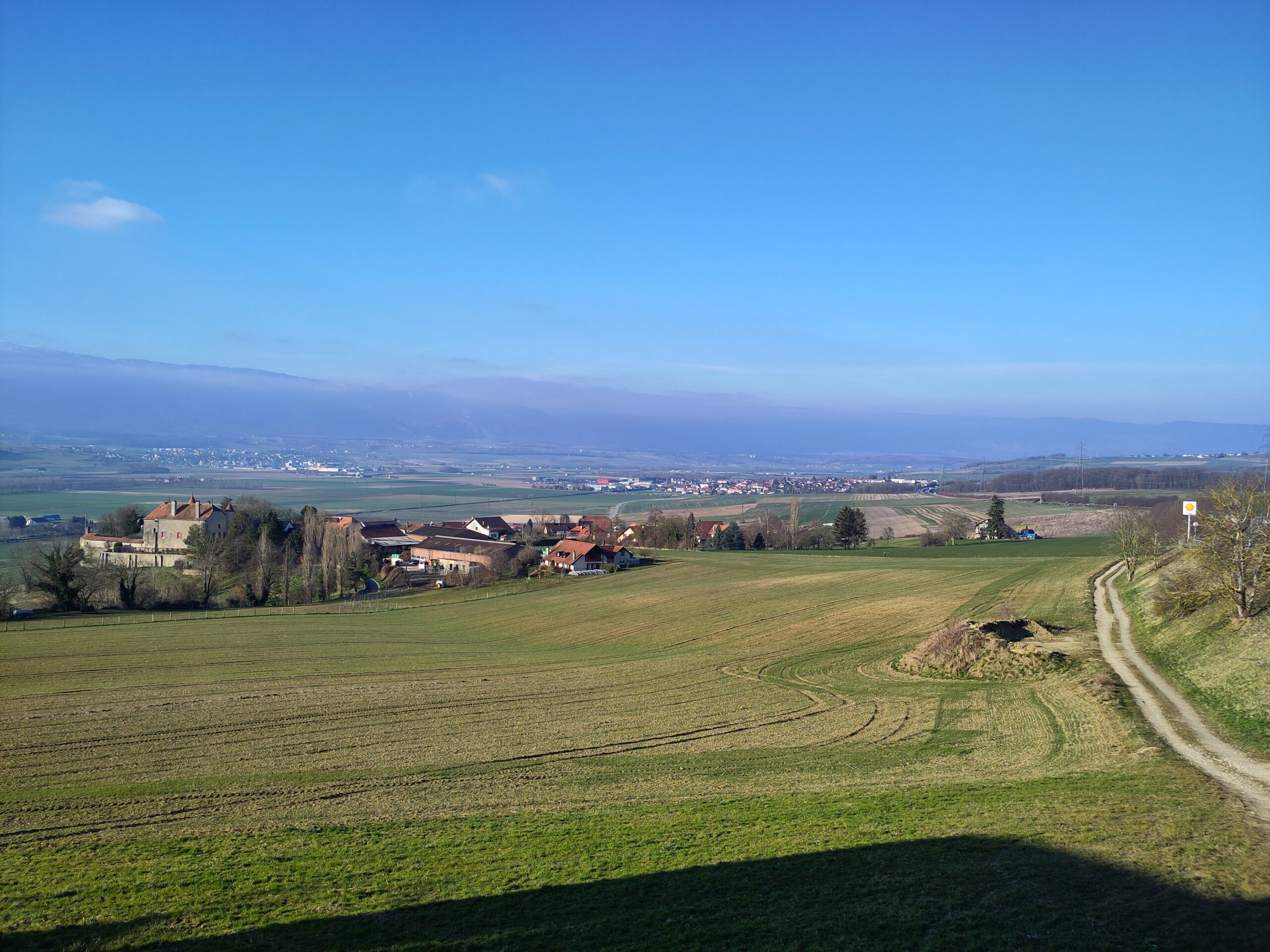 From Nyon to Yverdon-Les-Bains in an Electric Fiat 500