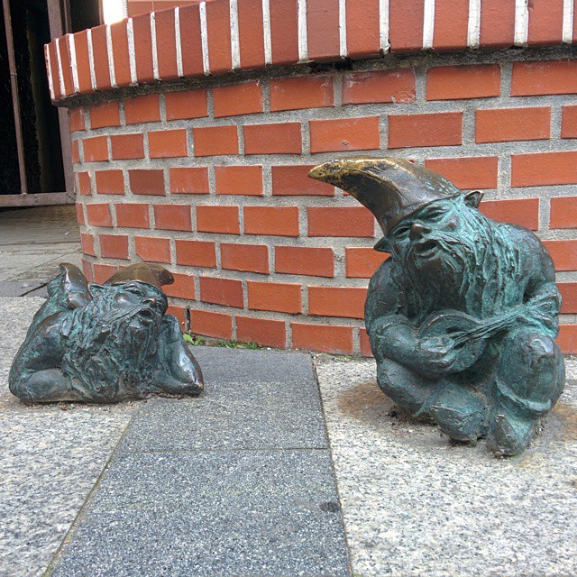 Busking gnomes