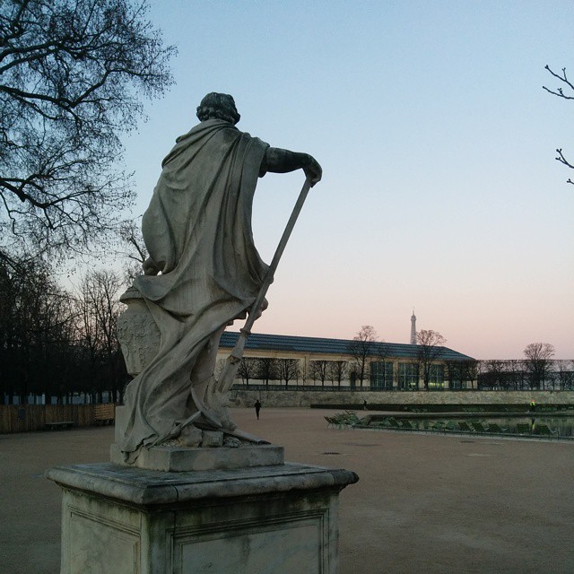 Hannibal looks on to the eiffel tower