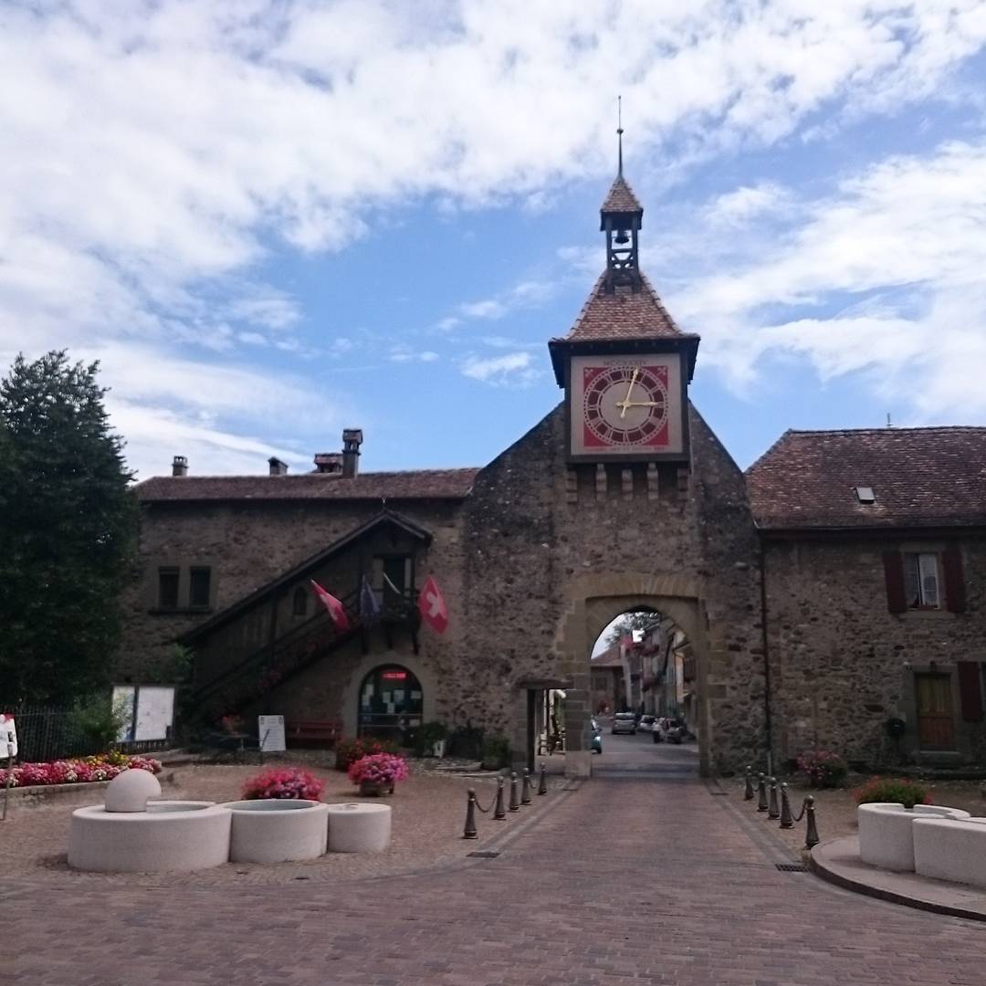 Laissons dire et faisons bien