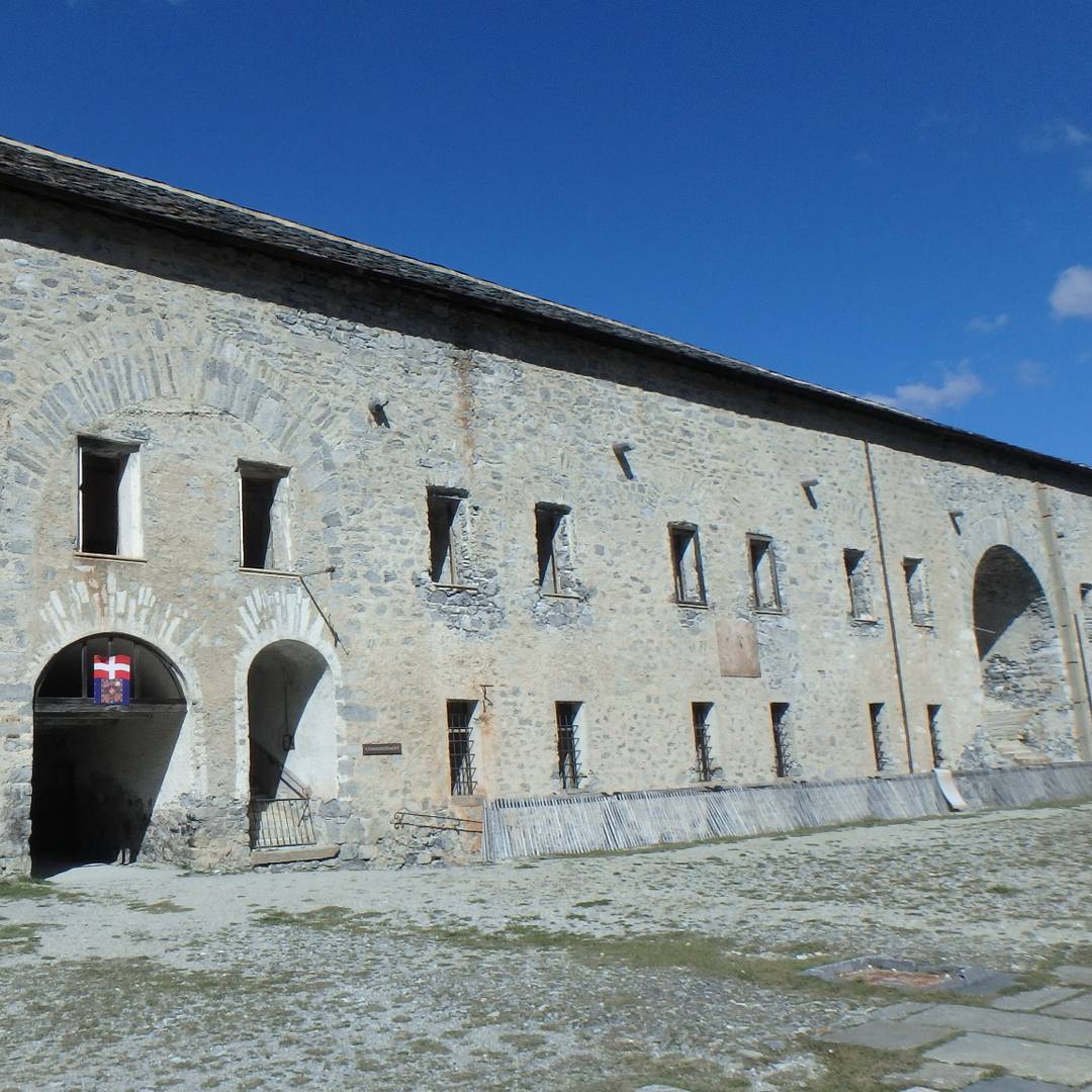 I need to study the history of this fort.