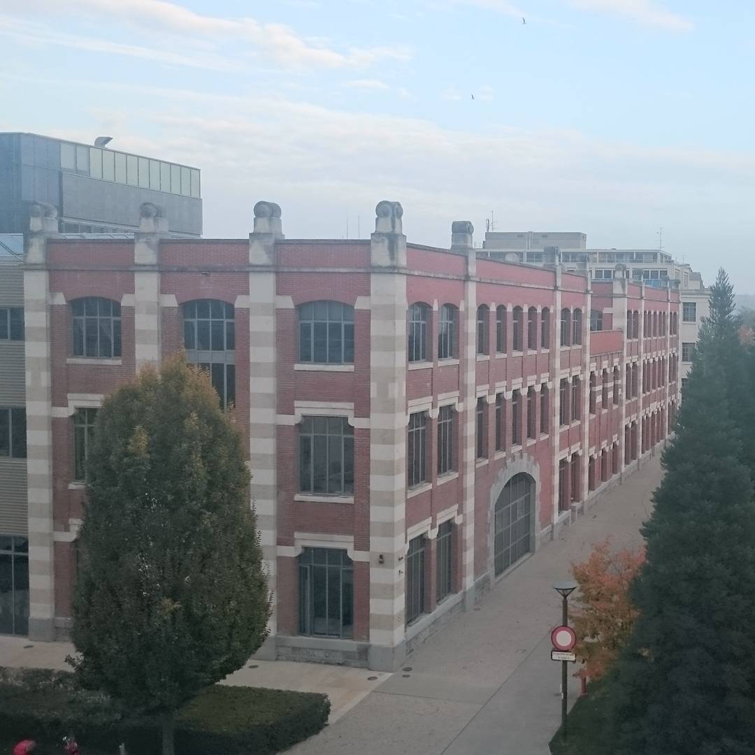 Not your stereotypical geneva building.