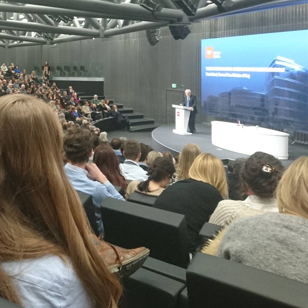Mario Monti talking about Europe: integration or disintegration.