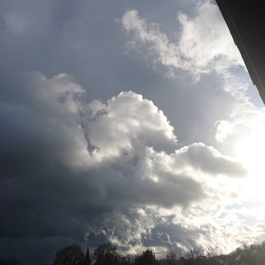 Another day,another cloud.
