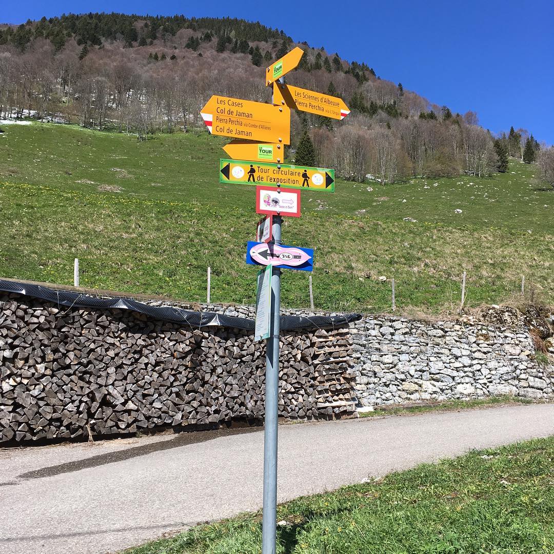 I want to wal from maubovon to the rocher de naye one day.