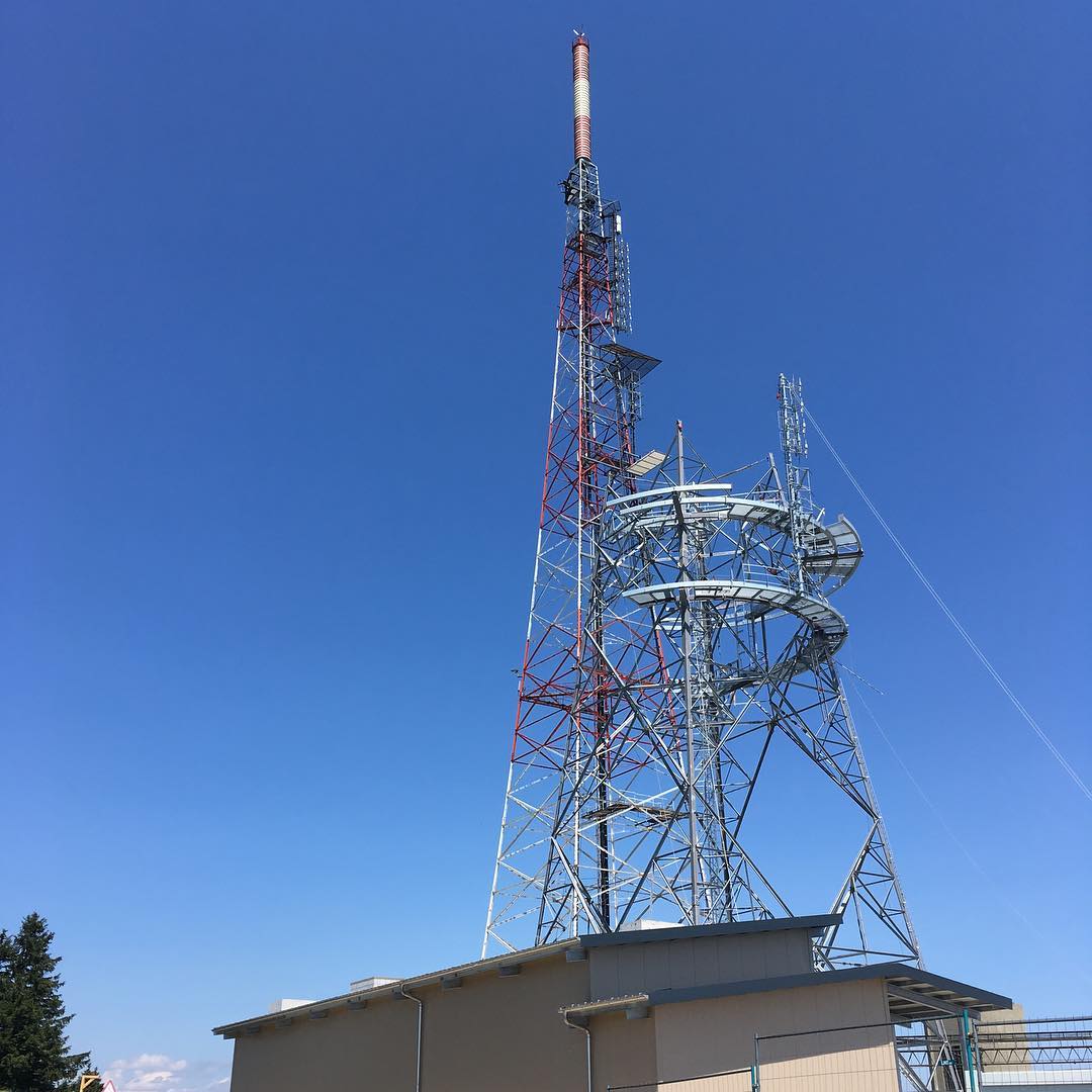 Building a second mast.