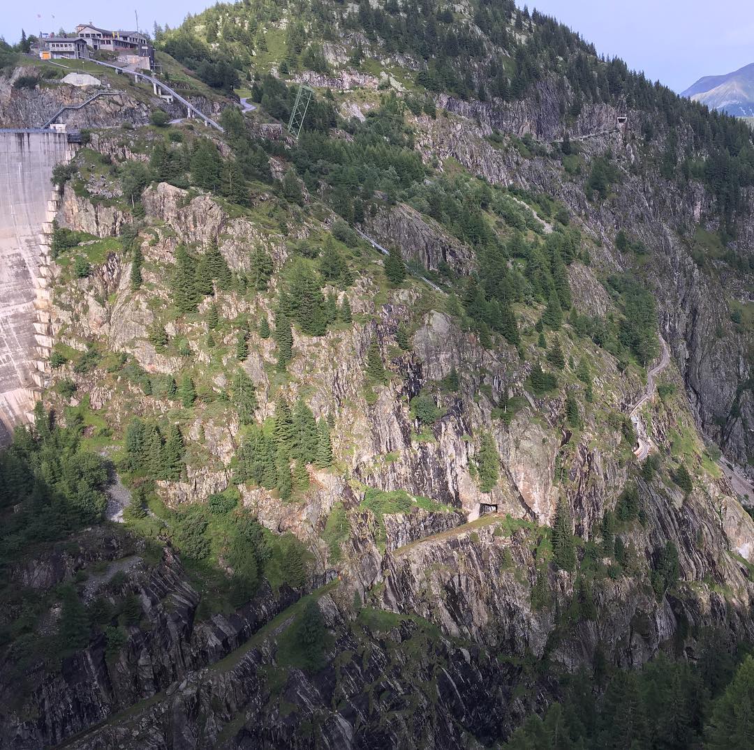 Spot the train line and the funicular.
