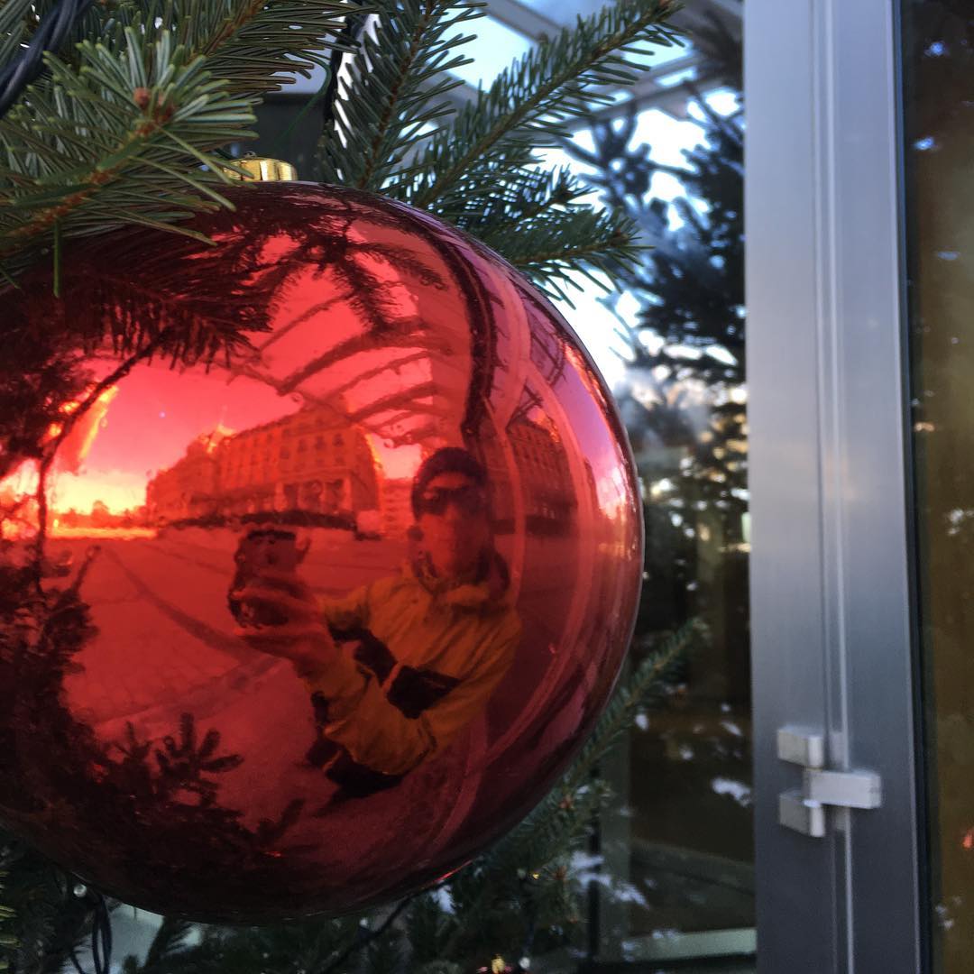 Christmas Escher, not to be confused with a selfish. ;-)