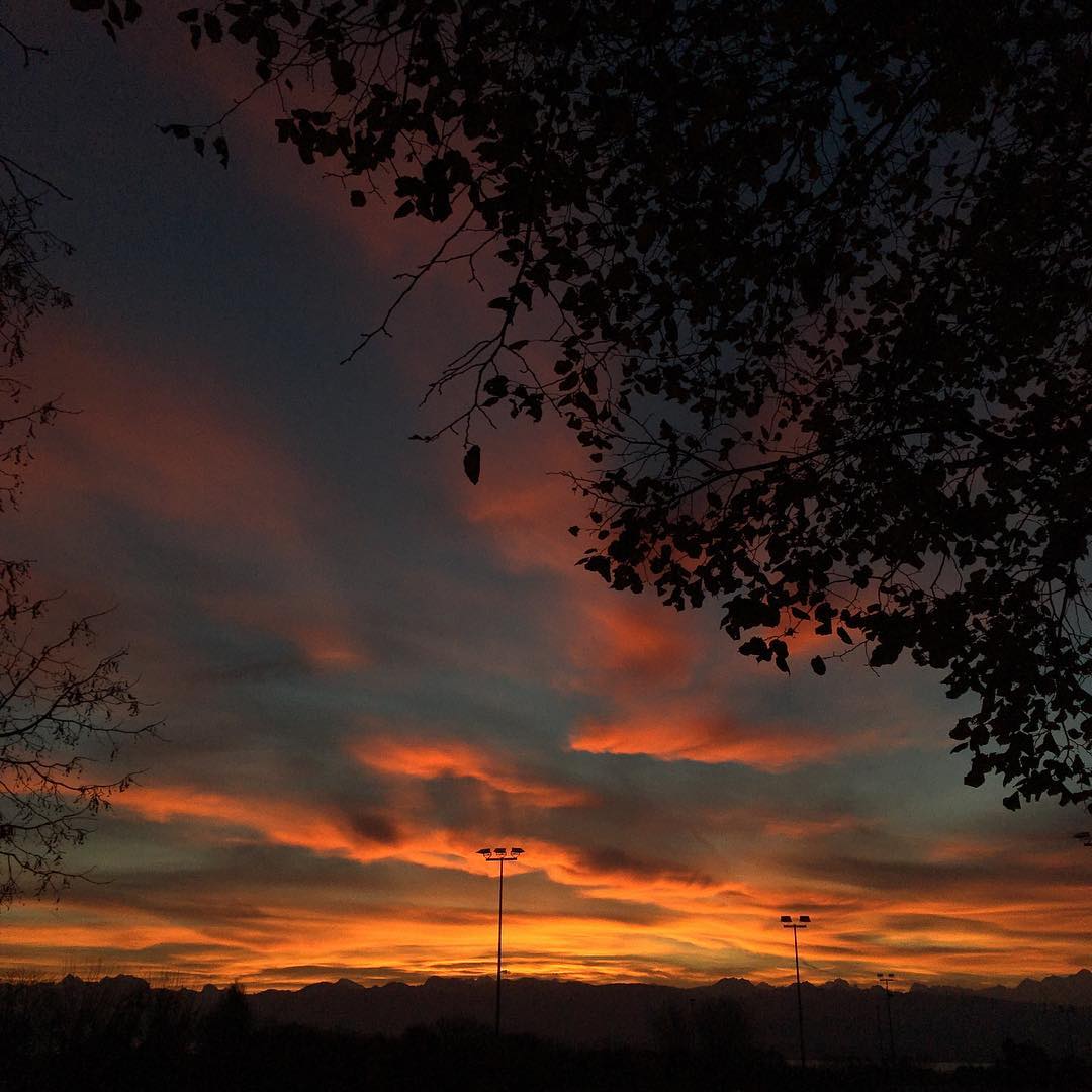 That morning sky. Waiting for a bus.