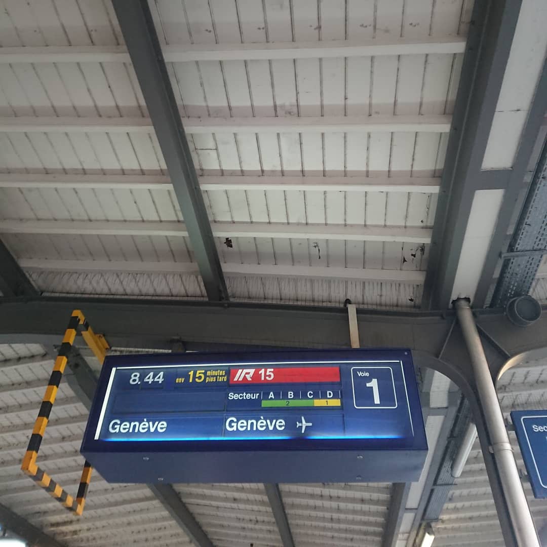 A quarter of an hour delay. You don't need to wake early... Until a quartet of an hour delay means you cut it fine.