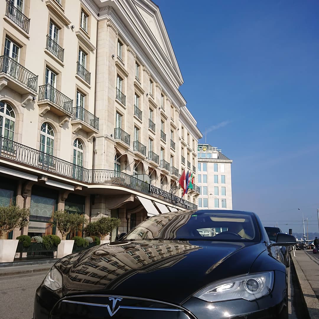 With a @teslamotors maybe the four seasons don't become weird.