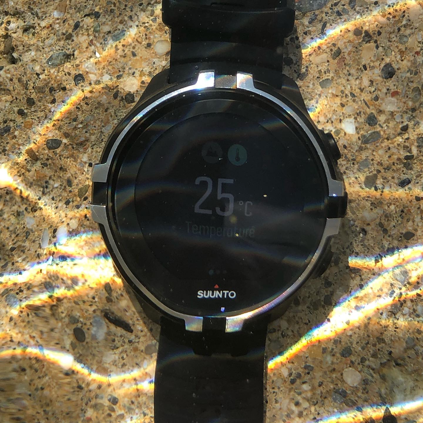 Water temperature. This is ideal duck flea temperature. Wipe yourself properly after swimming and avoid spending time in shallow water. #suunto