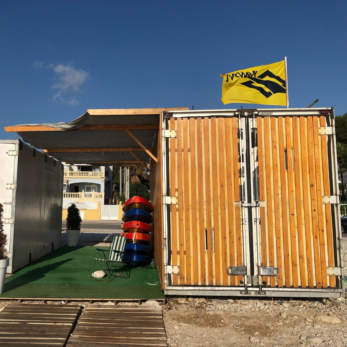 Standup, windsurf, kayak, trottinettes