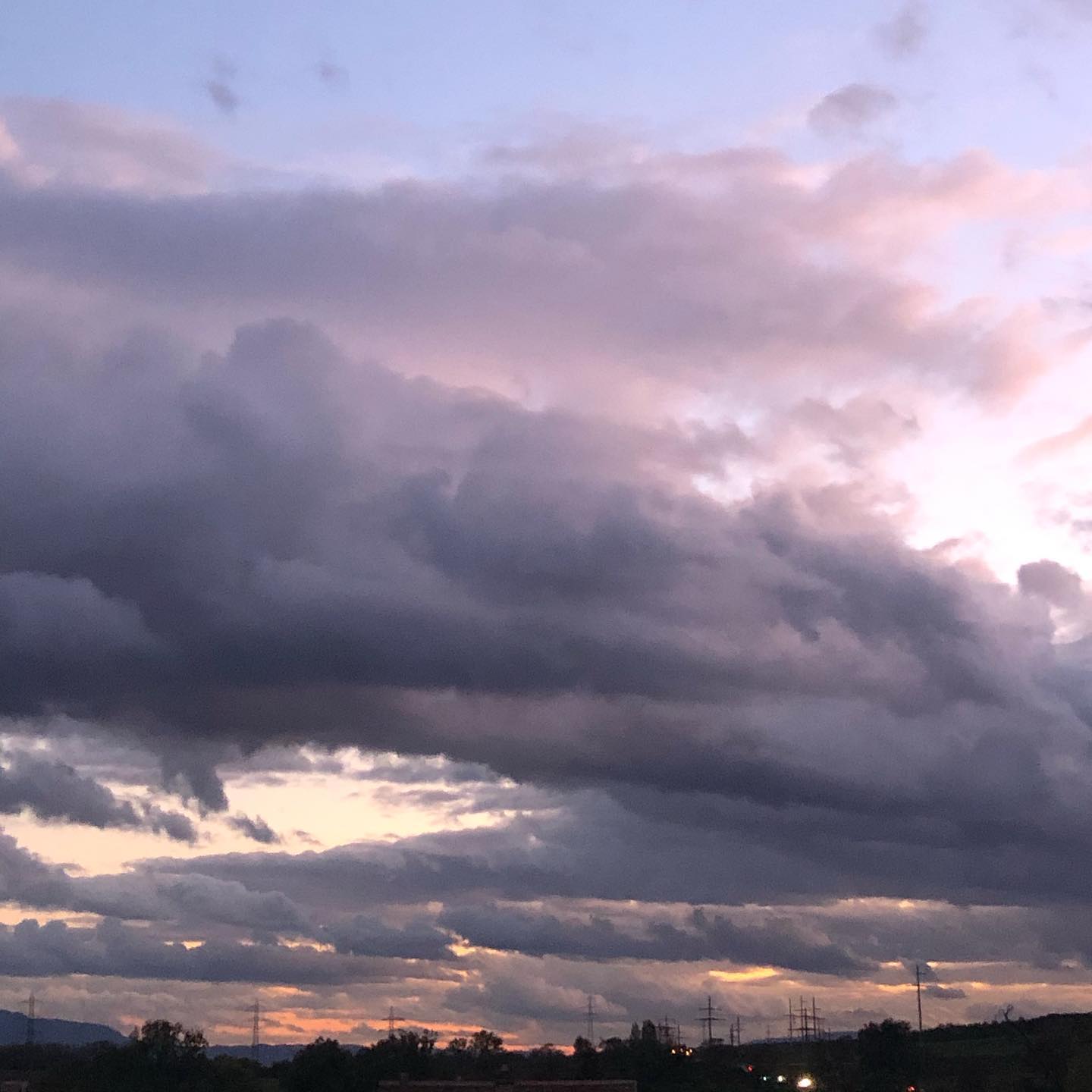 @geneveaeroport from Nyon, looking towards the airport last night
