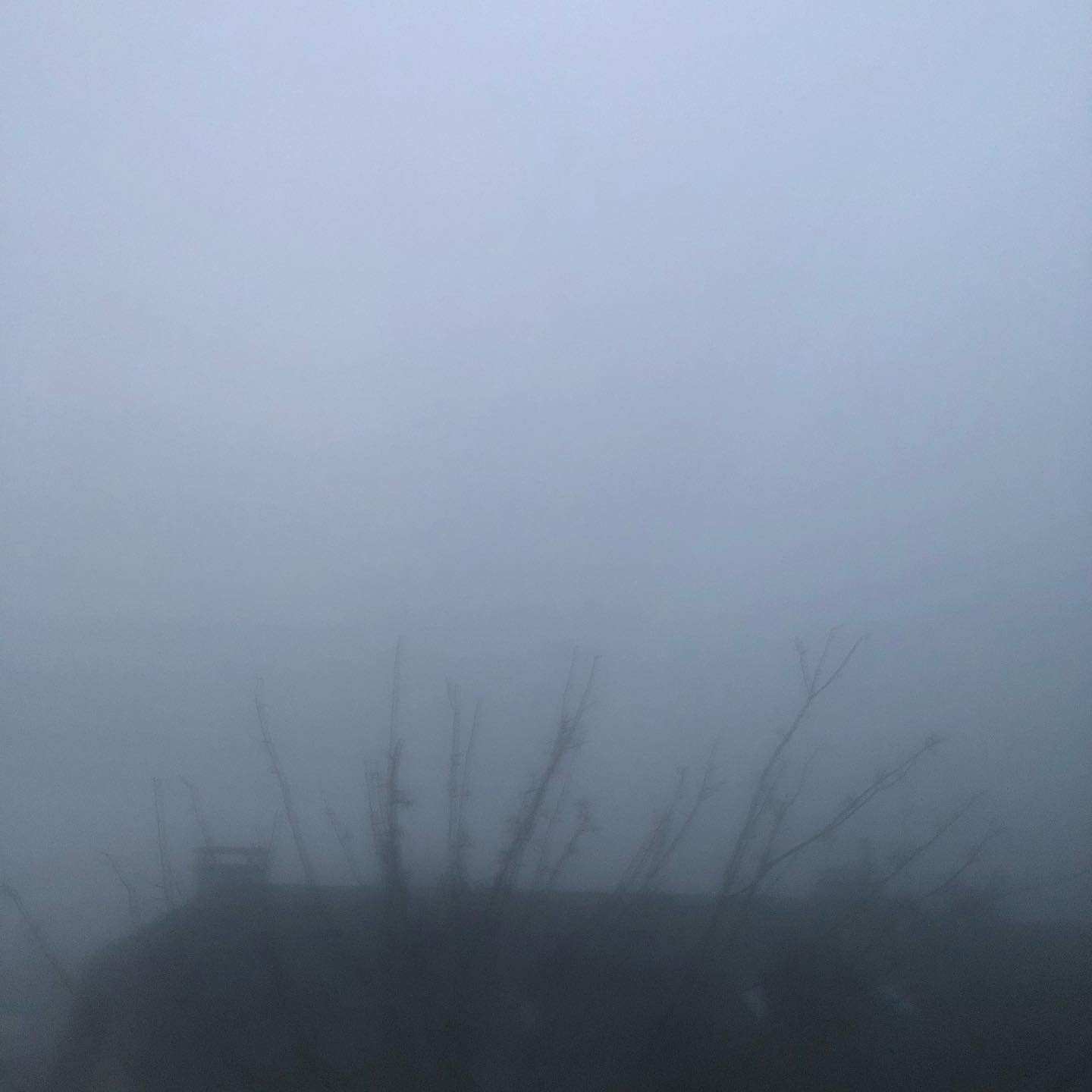 Autumn is a boring season.