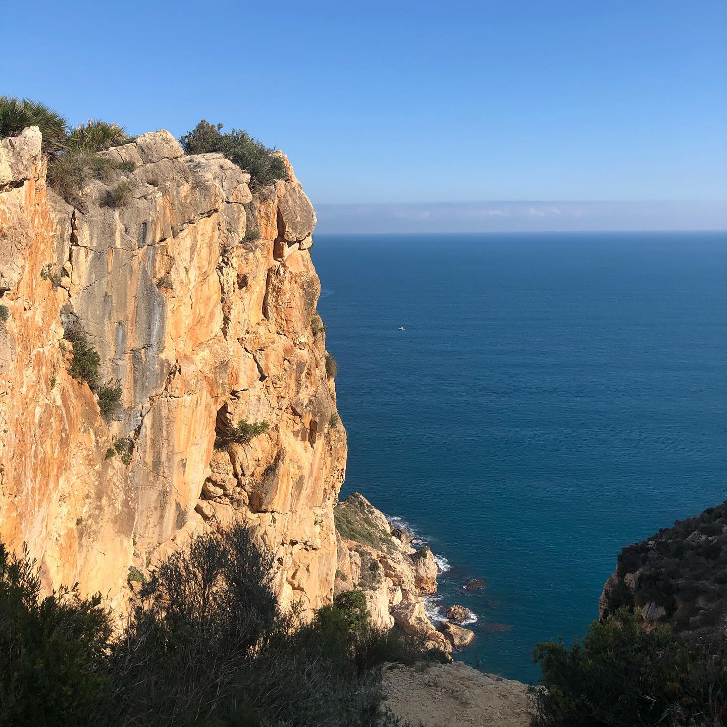 @lillyjet sun and warmth. OAT = 3 to 14c :-)