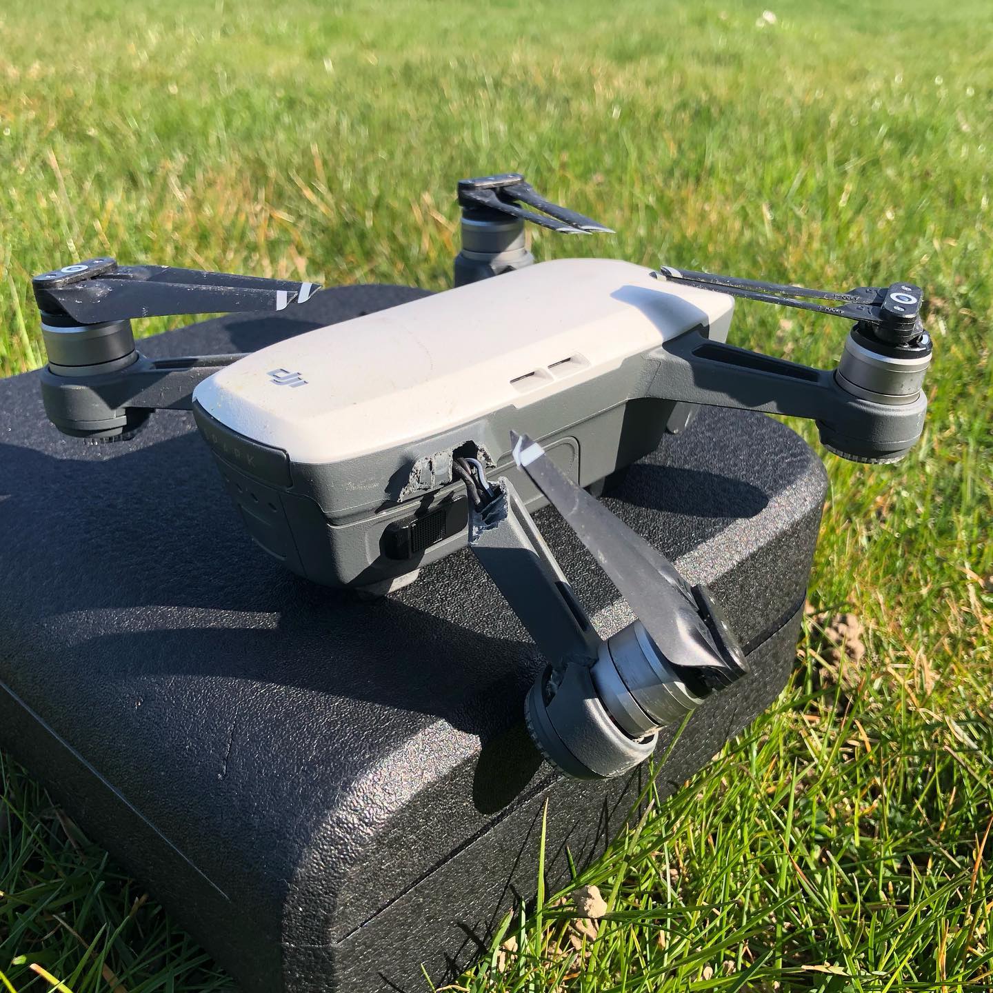 Oups. It got stuck in a tree and when I gave full throttle it tumbled hitting every branch before hitting the forest floor. Just kidding it hit the only bit of road around.