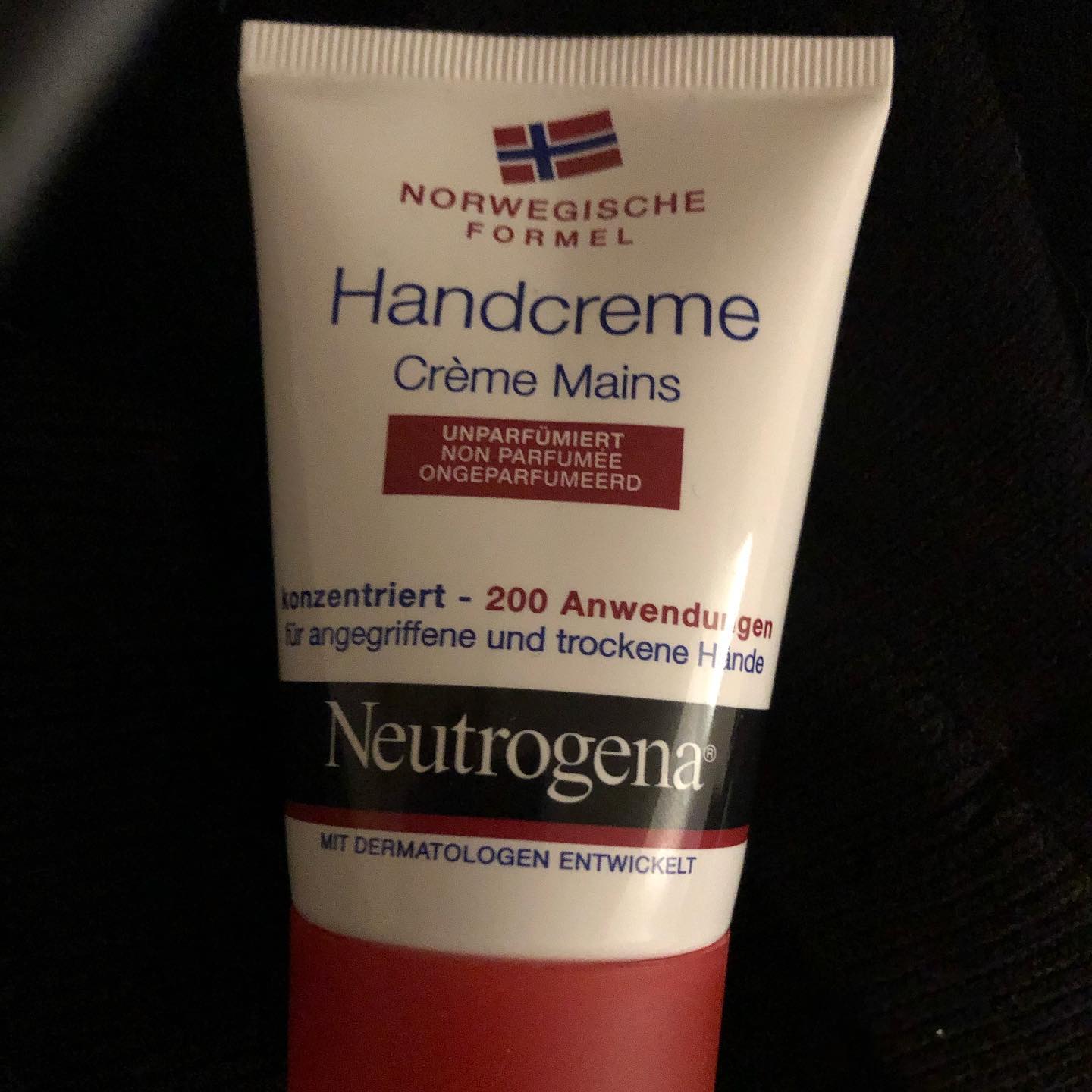 Only a pandemic that sees your hands dried out by constant hand washing is worthy of the name. Remember to get hand cream to avoid dry skin and cracks from appearing. ;-) @neutrogena