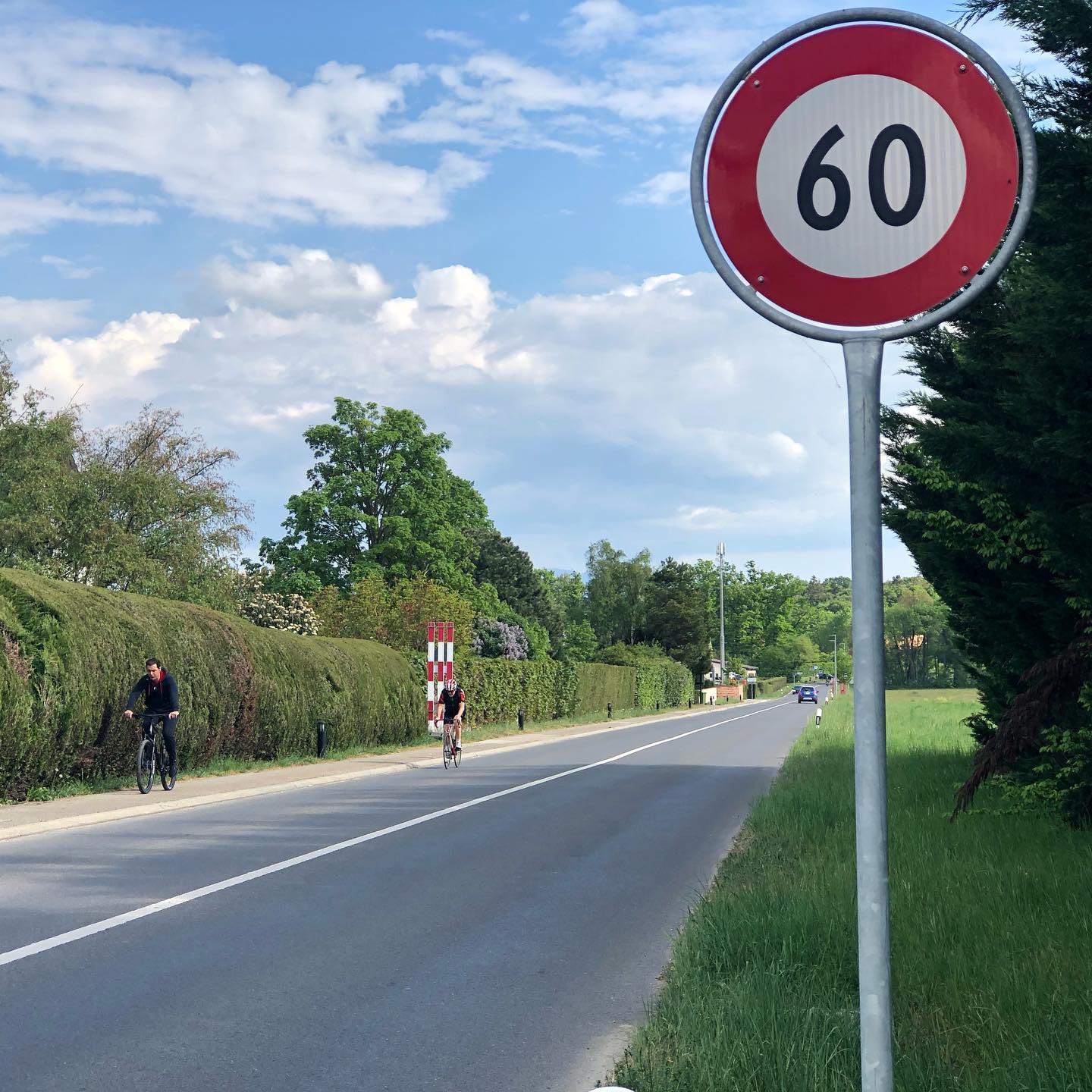 Selfish cyclist on the pedestrian thing during a pandemic. I had to cross the road to respect the two meter rule.