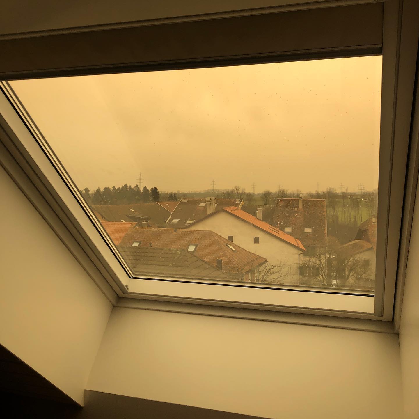 A dust storm in the Sahara/Sahel has turned the light in Switzerland yellow. Iâm waiting to get my hypothesis confirmed by meteorologists.