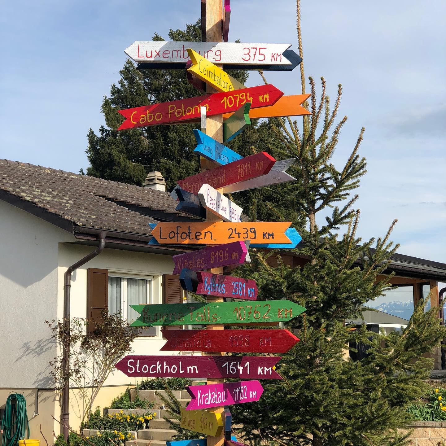 Triangulation will allow you to determine where I took this.